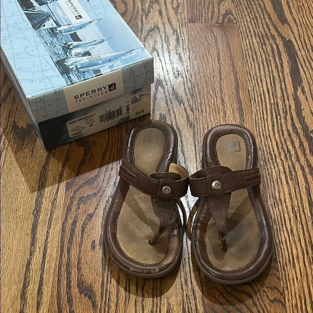 Sperry Kids Brown Sandals Size 2 leather flip flops